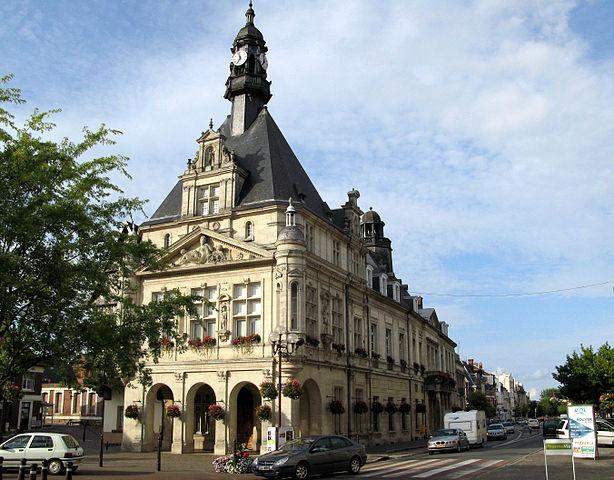 Péronne - Immobilier - CENTURY 21 Cabinet Loones – Péronne_Hôtel-de-ville